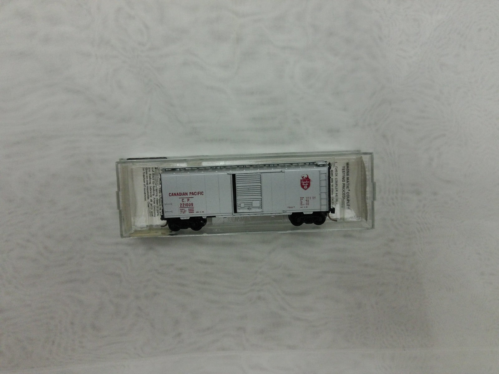 Micro Trains 20890 N Scale Box Car Canadian Pacific0