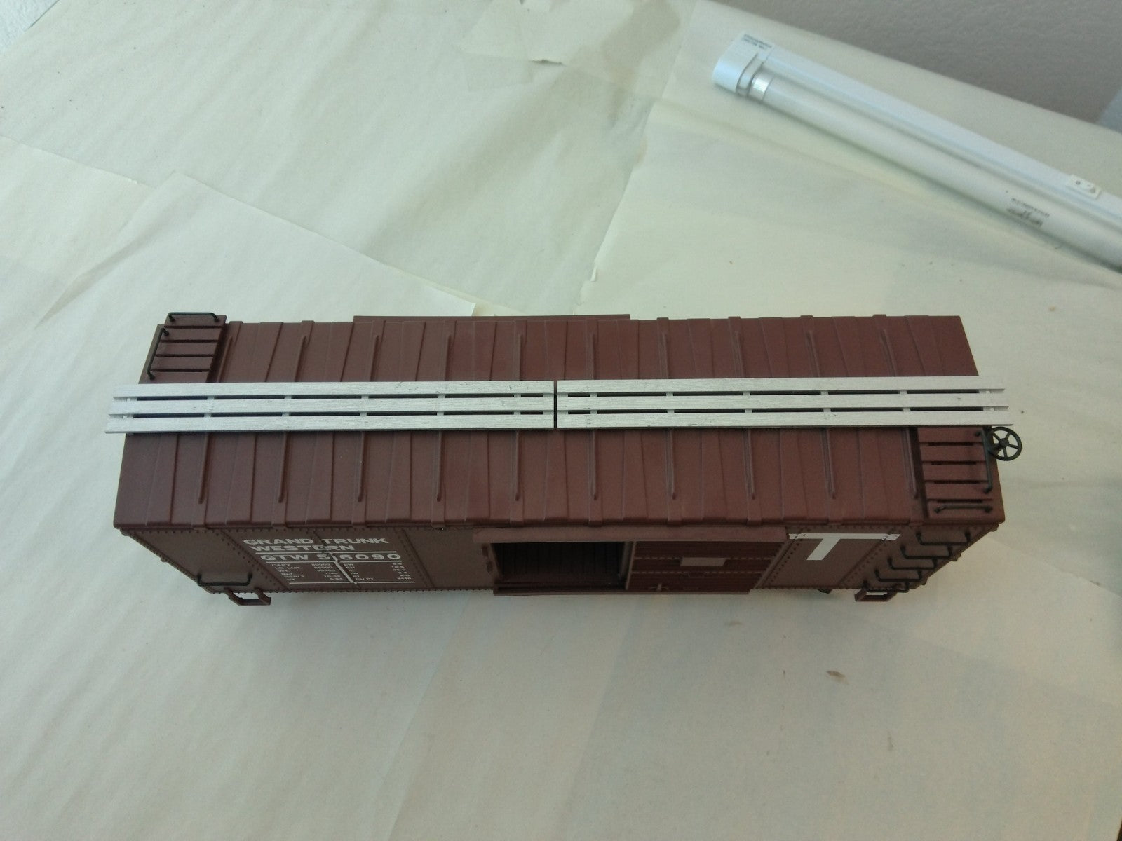 USA Trains R19110B G Scale Steel Box Car Erie #817874