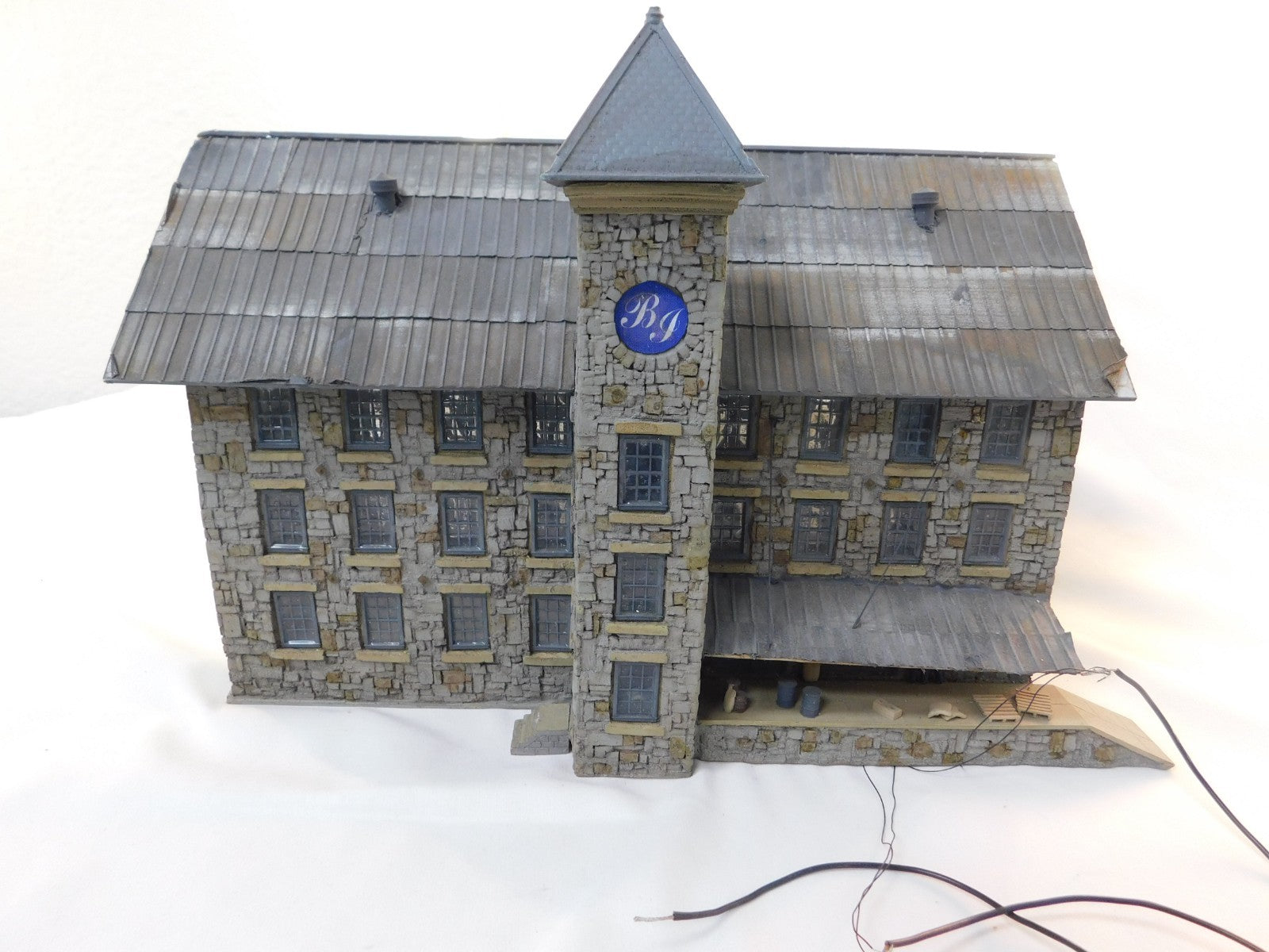 HO Scale 'Grimy Old' Woolen Mill Built Kit with Lights, Handmade0