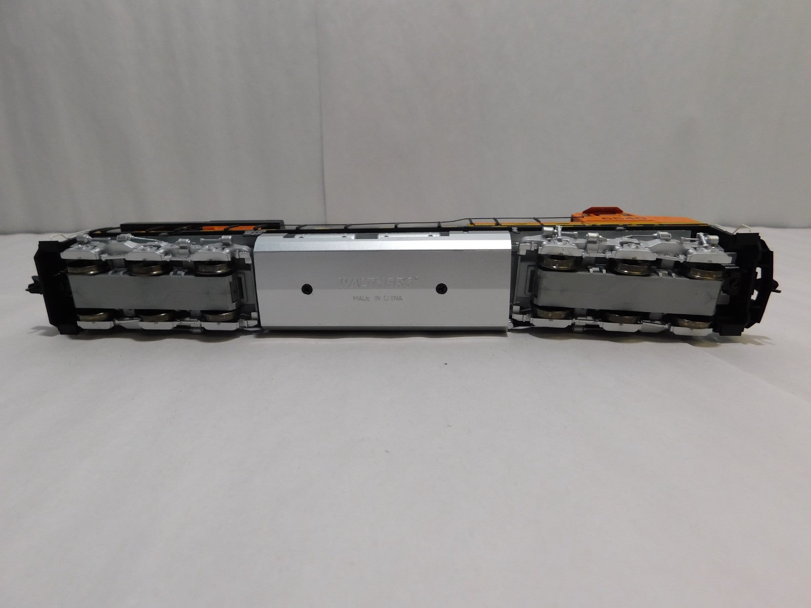 Walthers 910-20186 HO Scale GE ES44 Evolution Locomotive, DCC+Sound, BNSF #65406