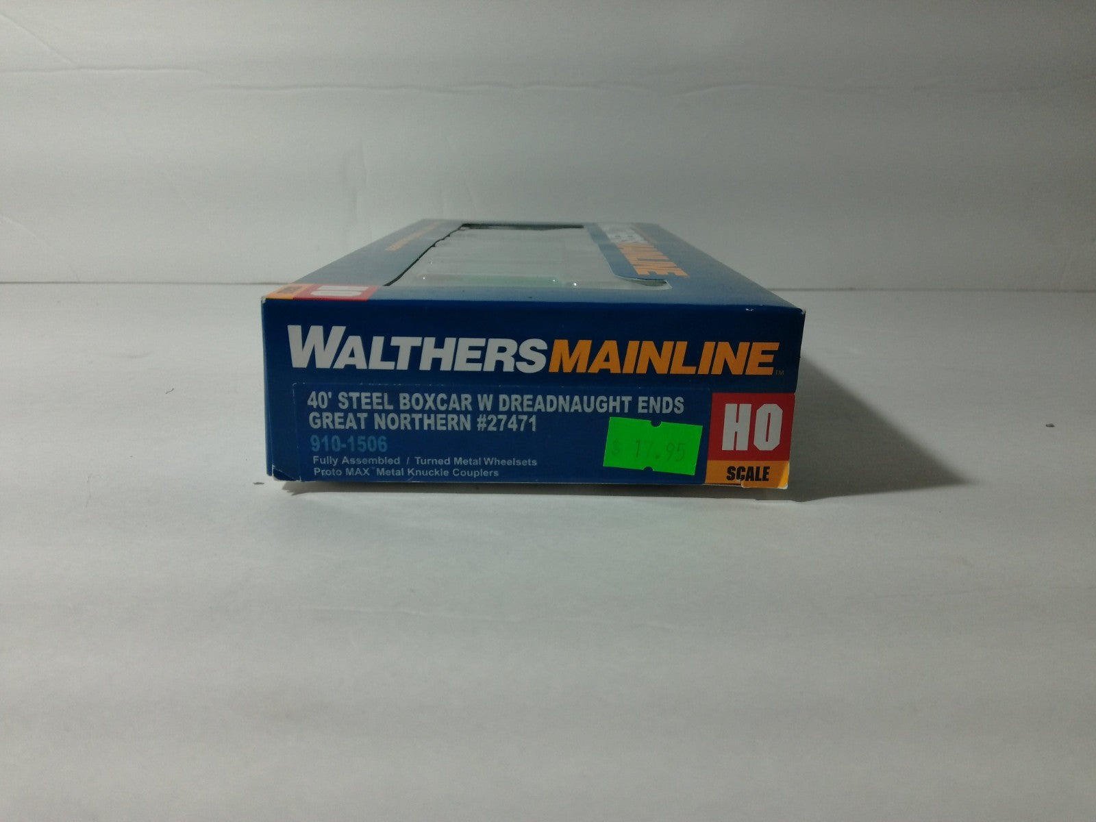 Walthers 910-1506 HO Scale Steel Boxcar W Dreadnaught Ends Great Northern #274713
