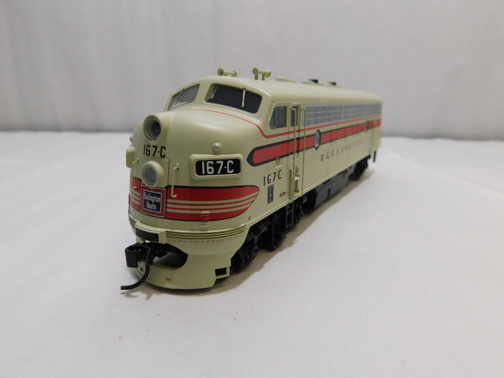 Walthers 910-19911 HO Scale EMD F7A Diesel Locomotive, DCC+Sound, CB&Q #167C3