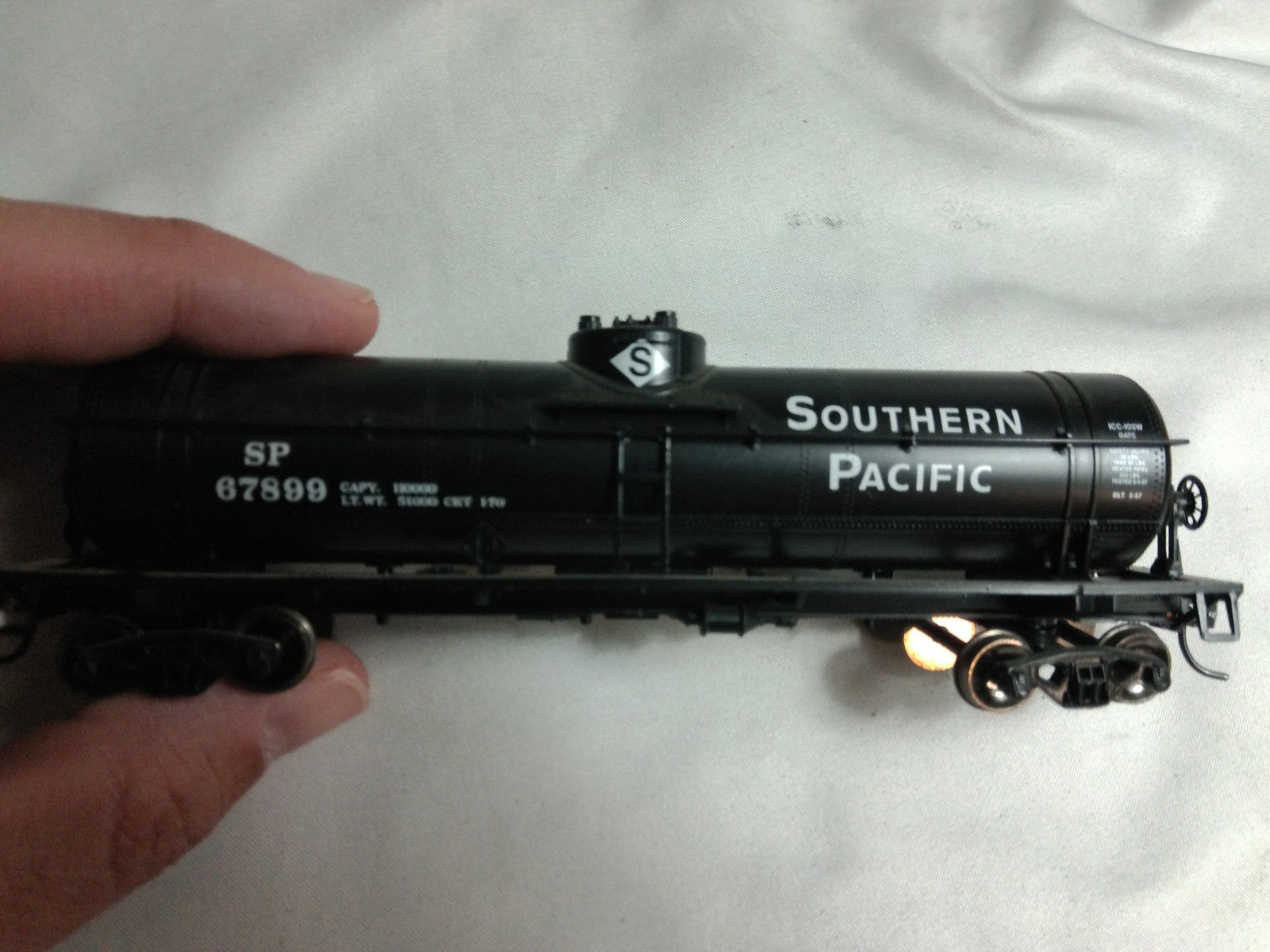 Bachmann HO Scale Southern Pacific Tank Car SP #67899 - No Box - Used0