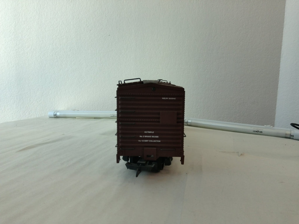 USA Trains R19106D G Scale Steel Box Car Milwaukee Road #303865