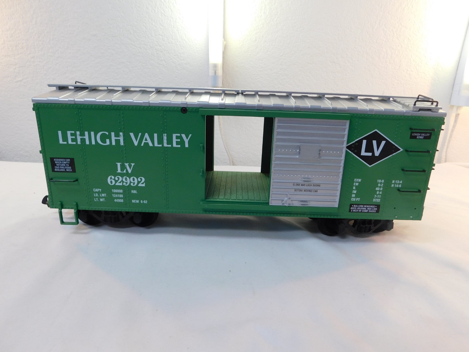 USA Trains 19060A G Scale Steel Box Car Lehigh Valley #629923