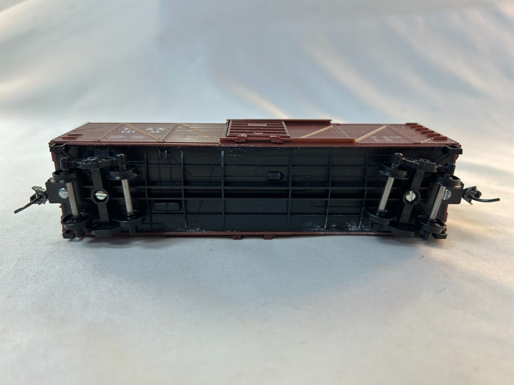 Roundhouse Products 1098 HO Scale 40' Truss Side Boxcar, L&N #131335