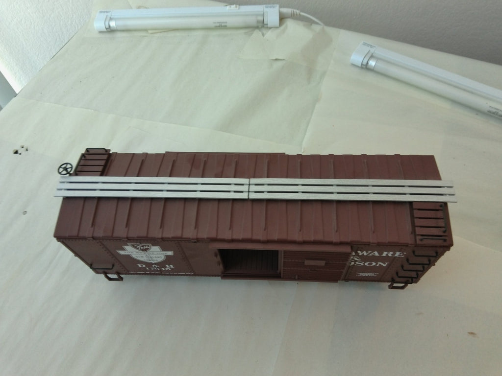 USA Trains R19107A G Scale Steel Box Car Delaware & Hudson #179454
