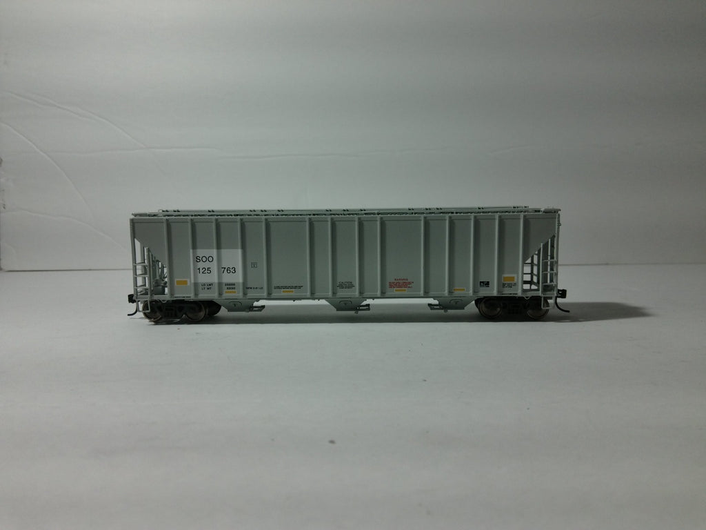 Walthers 932-41206 HO Scale Covered Hopper Soo Line #1257630
