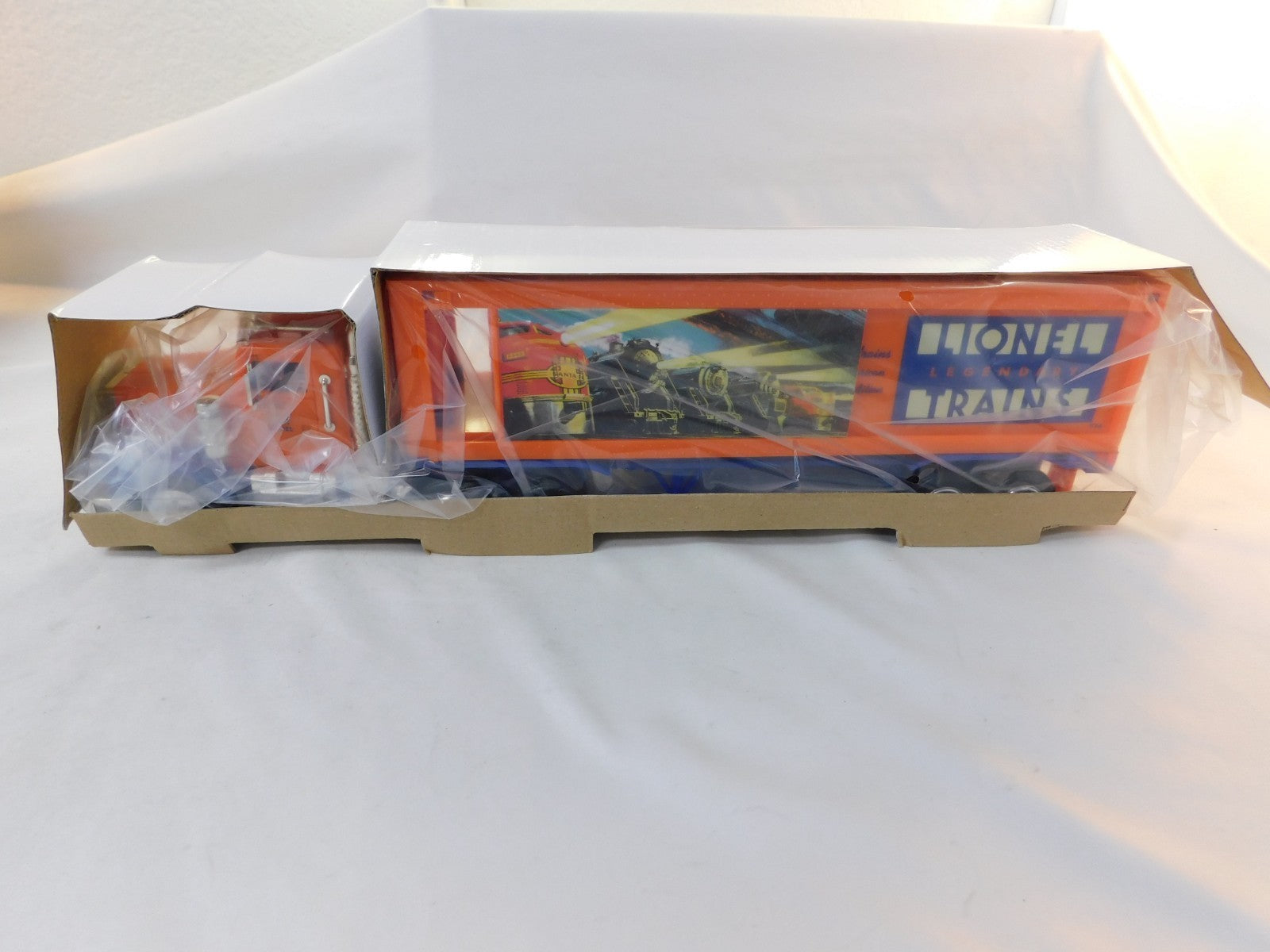 Lionel TMT-18011 O Gauge Box Trailer Toy Truck, Operating Lights/Sounds/Coinbank3