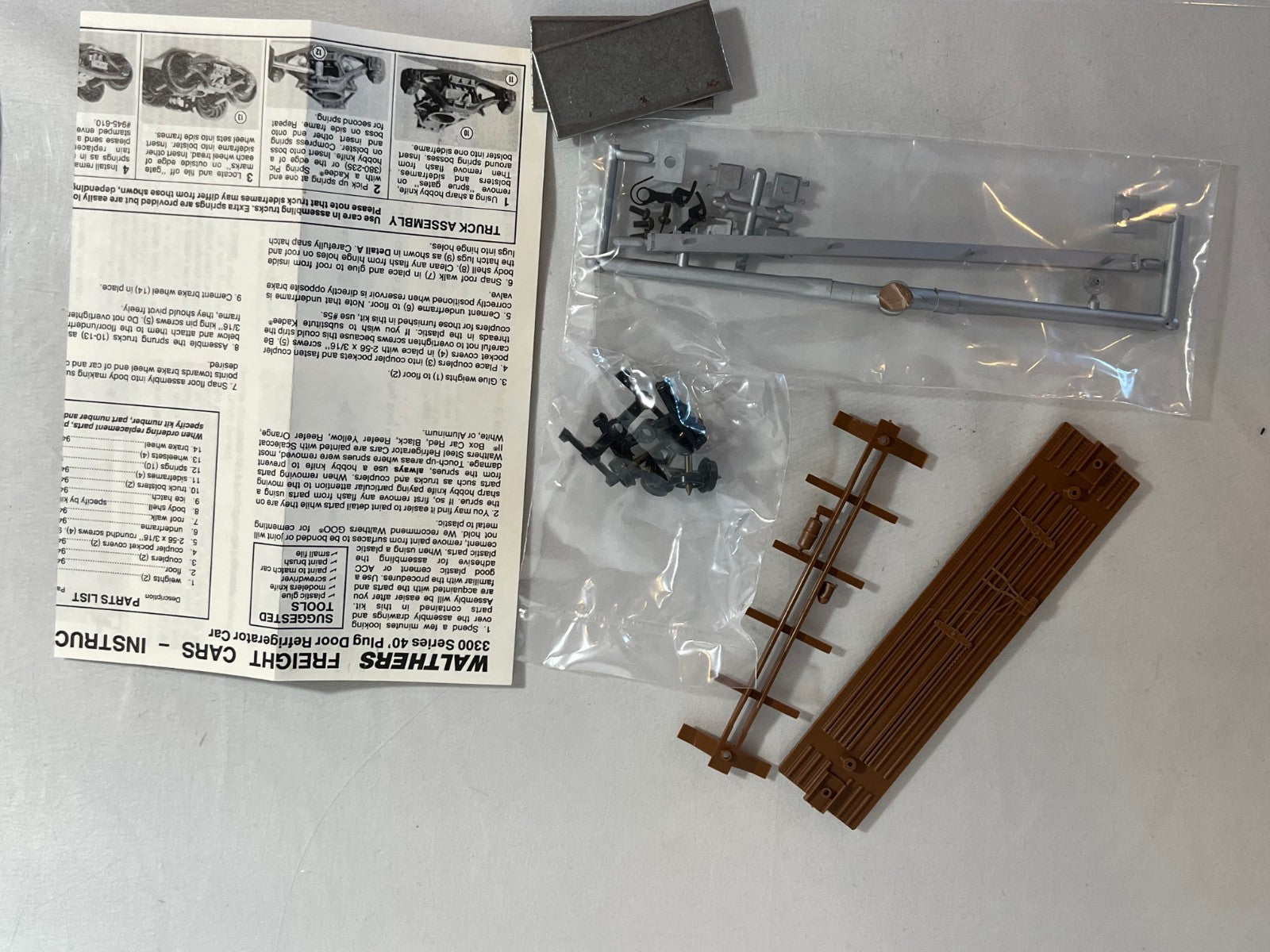 Walthers 932-3305 HO Scale 40' Plug Door Reefer, D&RGW #609524