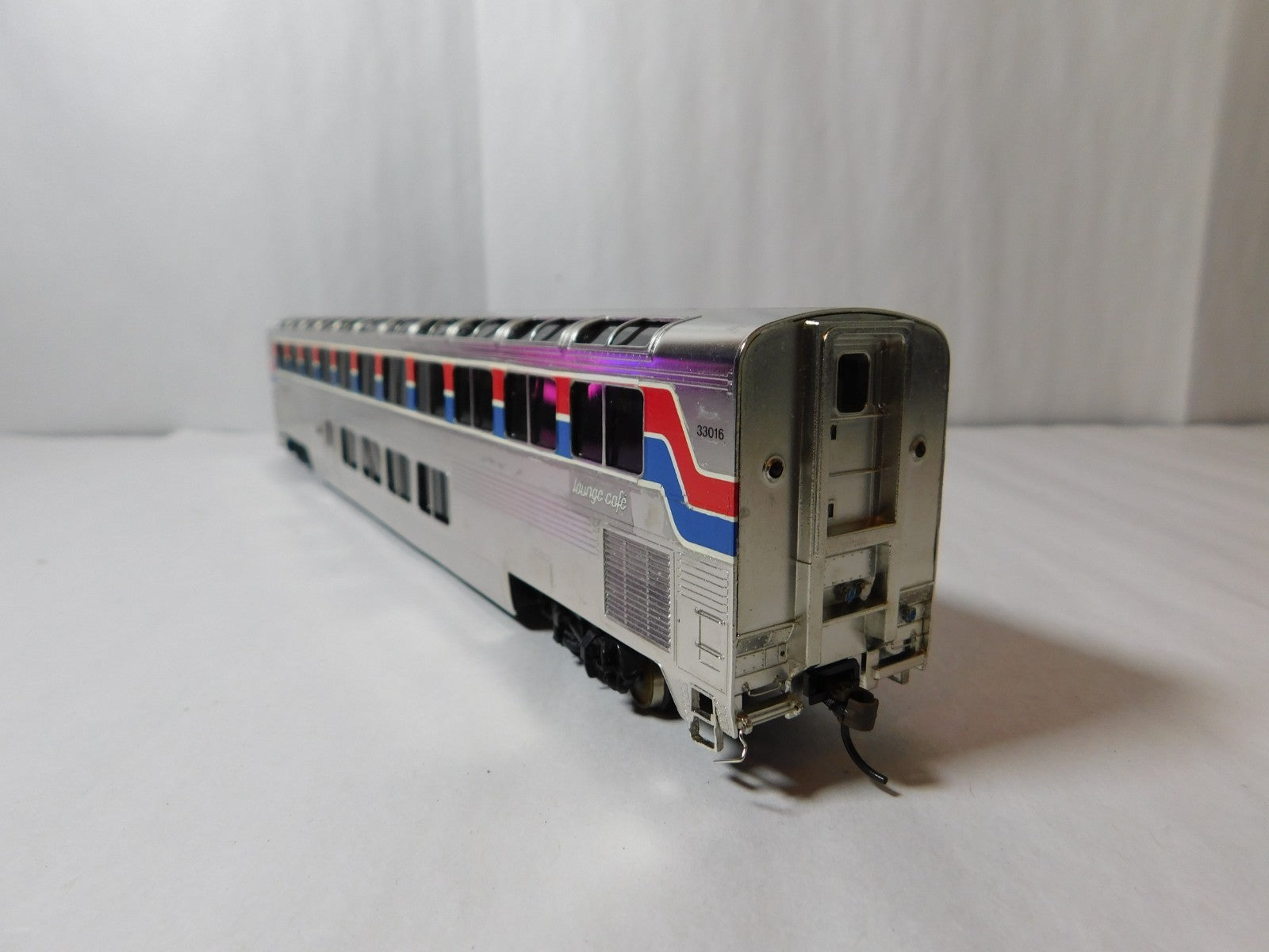 PFM Samhongsa HO Scale Amtrak Superliner, Lounge Cafe #33016 BRASS3