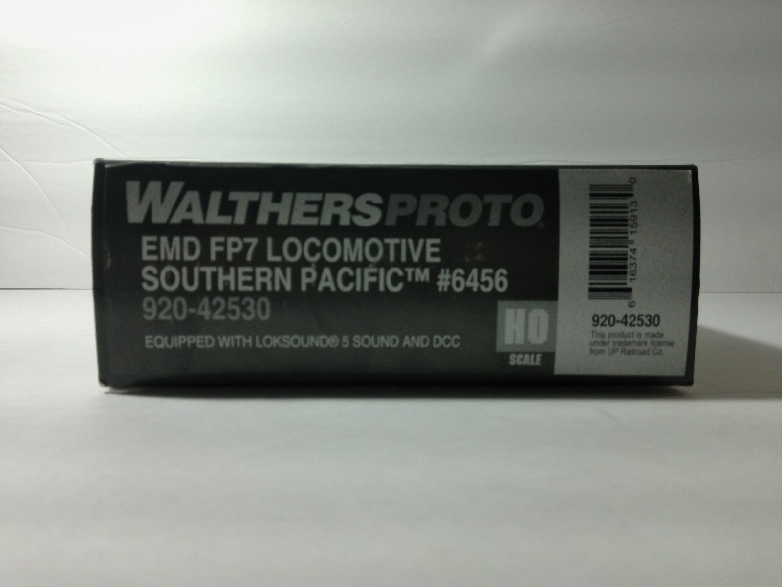 Walthers 920-42530 HO Scale EMD FP7 Locomotive, DCC&Sound SP #64563