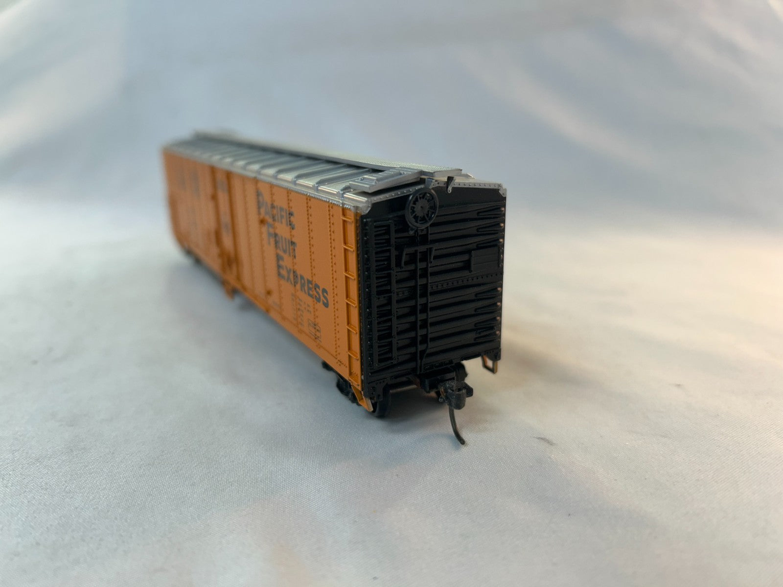 Athearn 1627-B HO Scale 50' Mechanical Reefer, Pacific Fruit Express #3002072