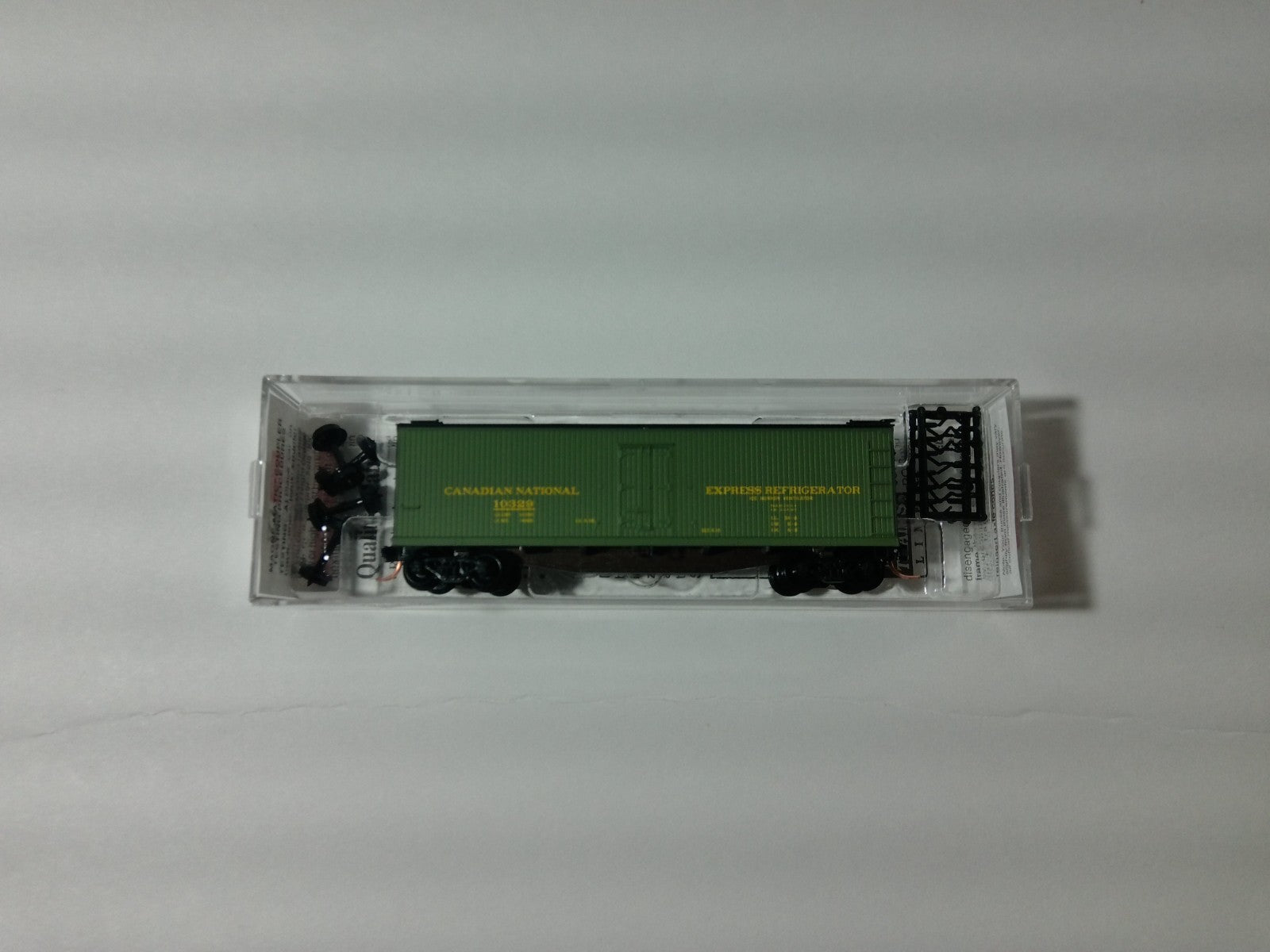 Micro Trains 49570 N Scale Boxcar Canadian National #10329 1
