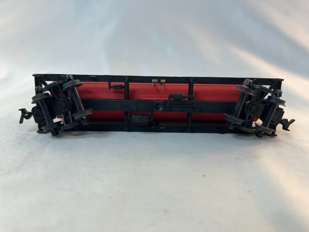 AHM 5480M HO Scale Red 3-Dome Tank Car Paper Makers Chem HPCX #38452