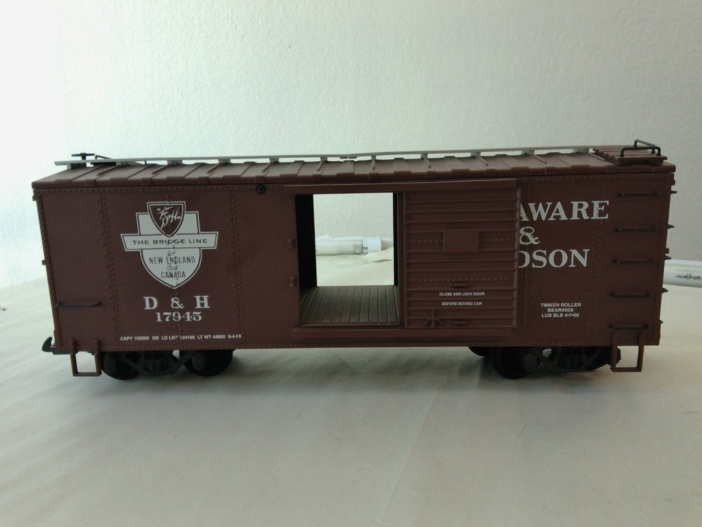 USA Trains R19107A G Scale Steel Box Car Delaware & Hudson #179451