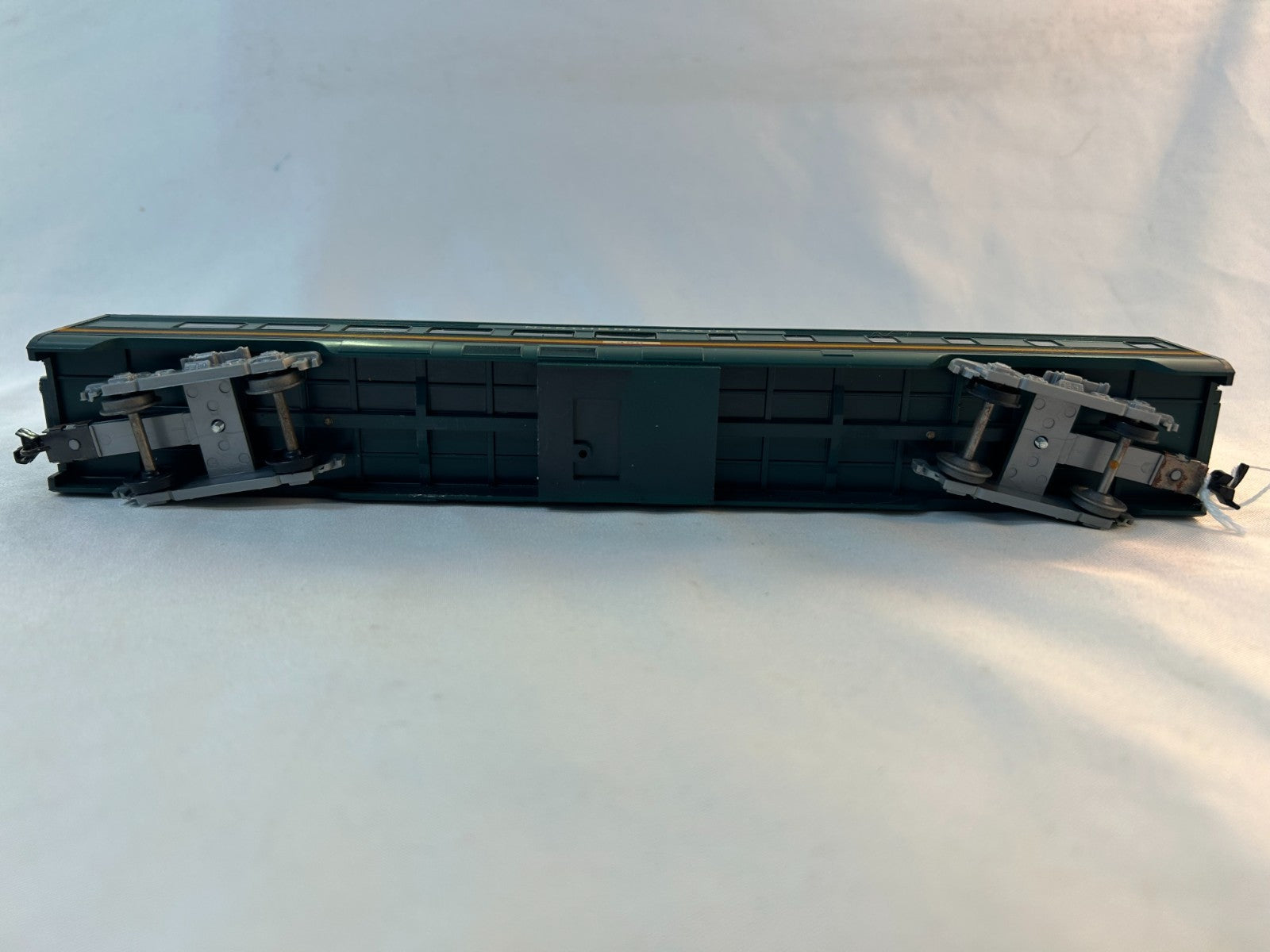 Athearn 1796 HO Scale Streamline Diner Car, Northern Pacific #4594