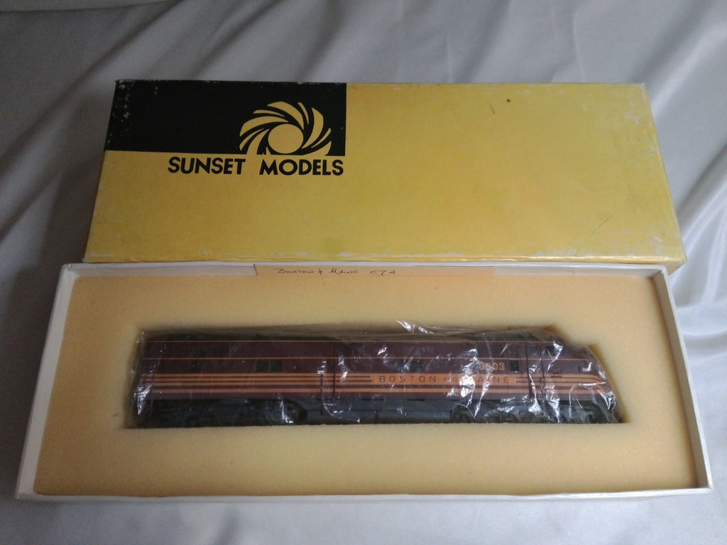 HO Scale Sunset Models Boston and Maine EMD E7 A-Unit Brass DC Locomotive0