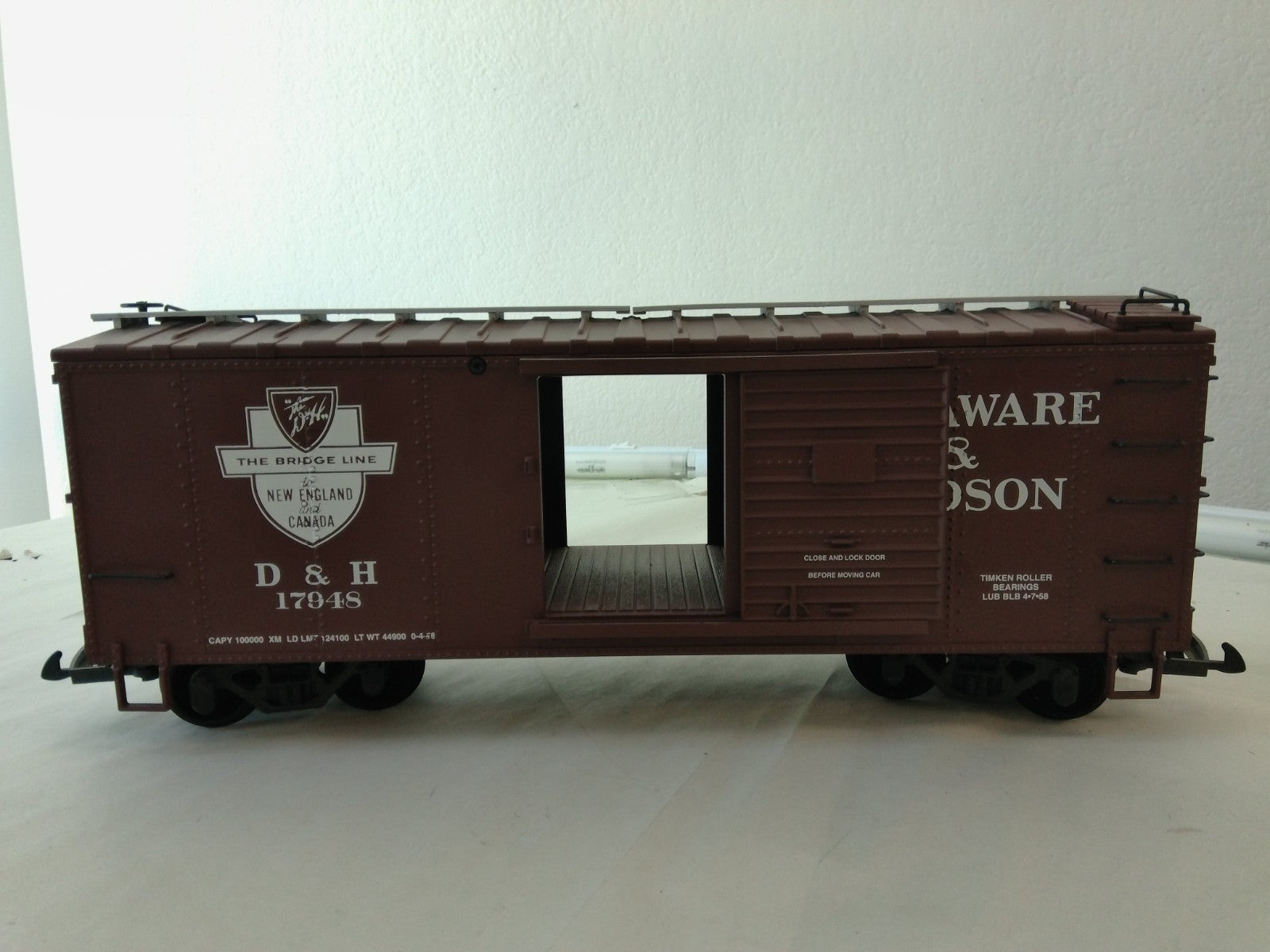 USA Trains R19107D G Scale Steel Box Car Delaware & Hudeson #179481