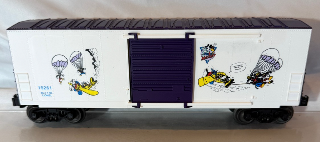 Lionel 19261 - O Scale Perils of Mickey Hi-Cube Boxcar1