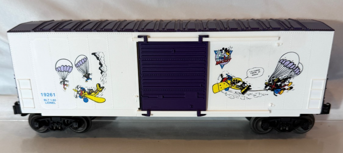 Lionel 19261 - O Scale Perils of Mickey Hi-Cube Boxcar1