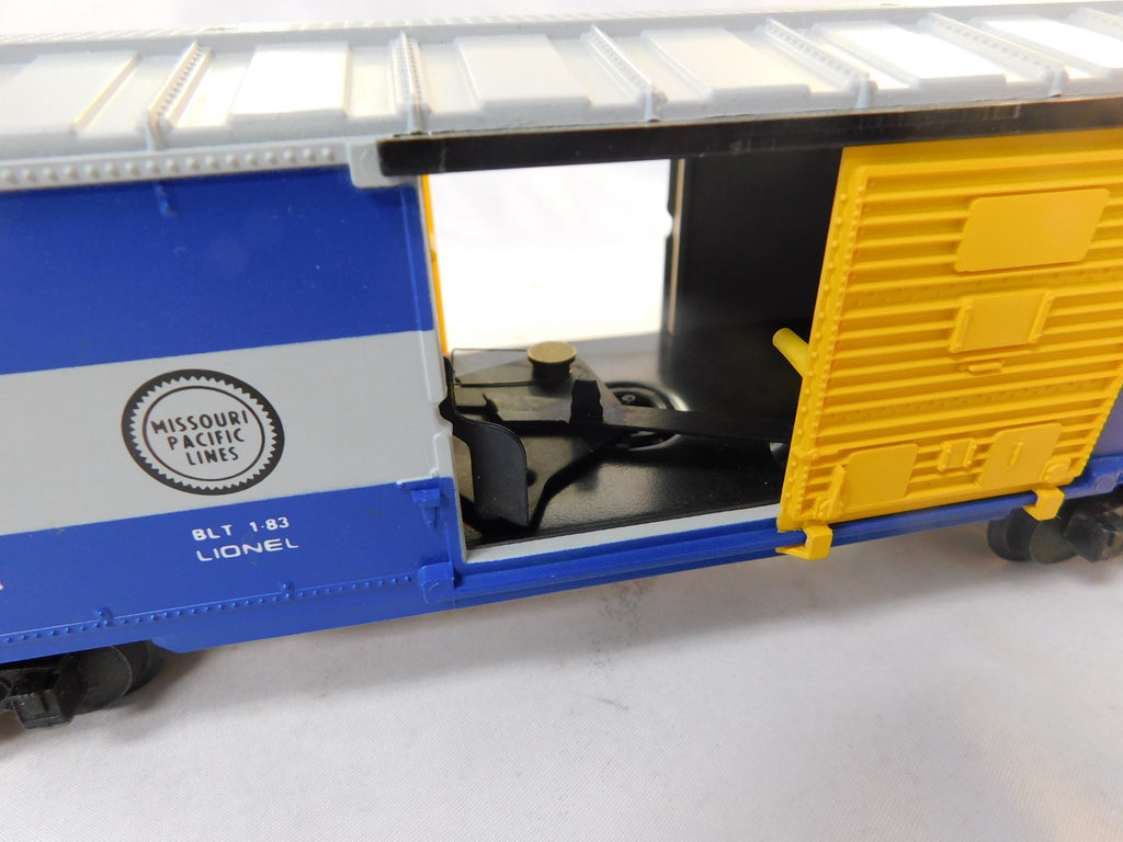 Lionel 6-9219 O Gauge M.P. Animated Box Car, Missouri Pacific Lines Eagle #92194