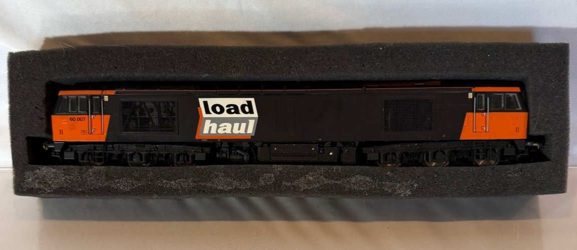 Hornby R2489 Load Haul Locomotive #600070