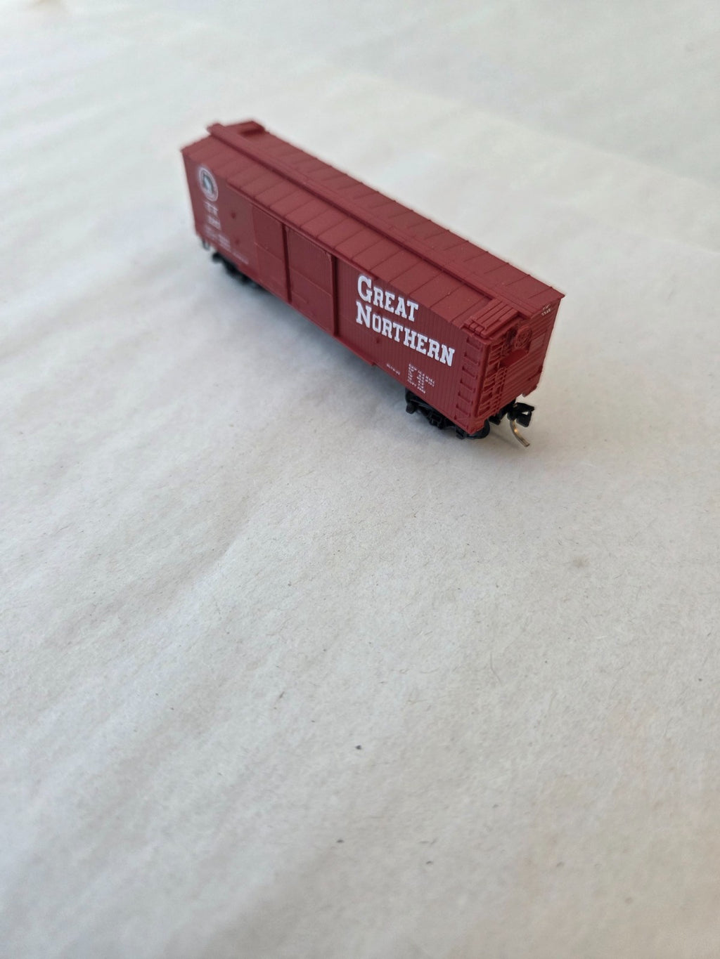 Micro Trains #43040 N Scale 40' Wood Boxcar "Great Northern 3345"4