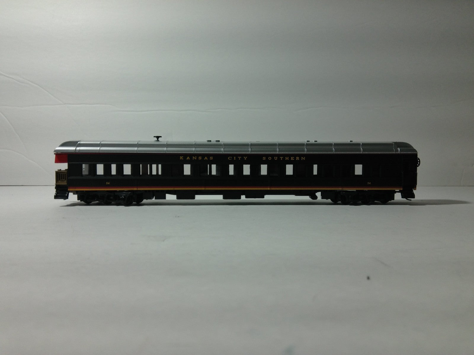 IHC 49324 HO Scale Kansas City Southern Observation Heavyweight #540