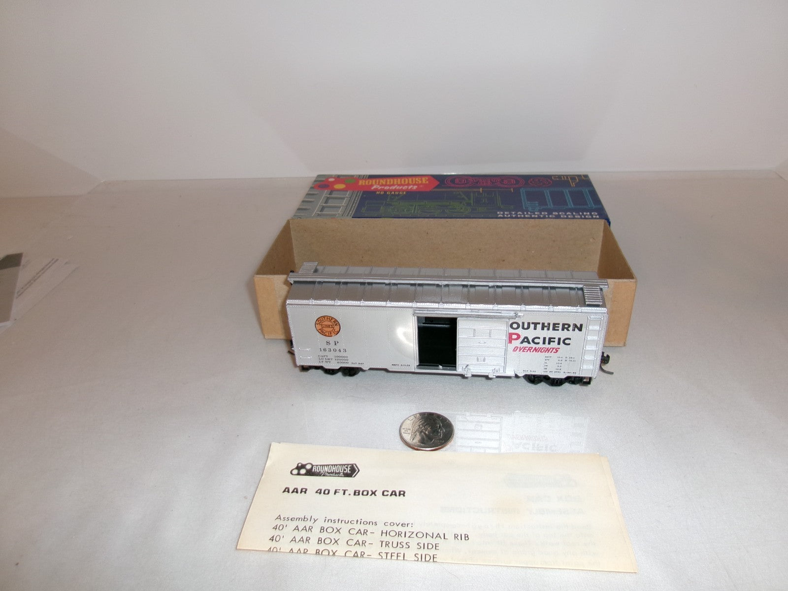 Roundhouse Blue Box 1071 HO Scale 40' Box Car Kit, Southern Pacific #163043 0