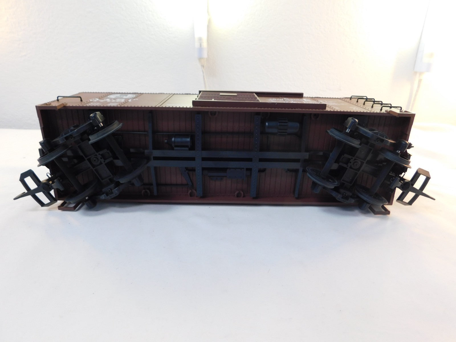 USA Trains R19075 G Scale Steel Box Car Santa Fe The Scout #270816