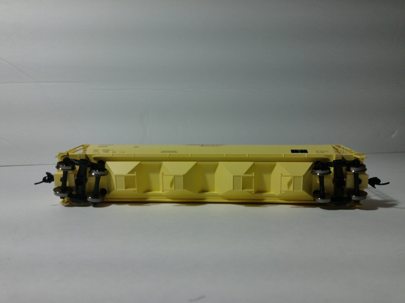 Walthers 910-7896 HO Scale Cylindrical Hopper Honeymead #10127