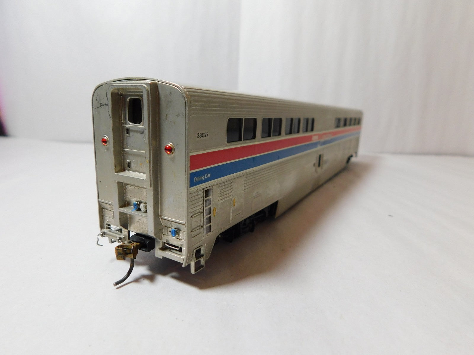 PFM Samhongsa PH II DC HO Scale Amtrak Superliner, Dining Car #38027 BRASS2