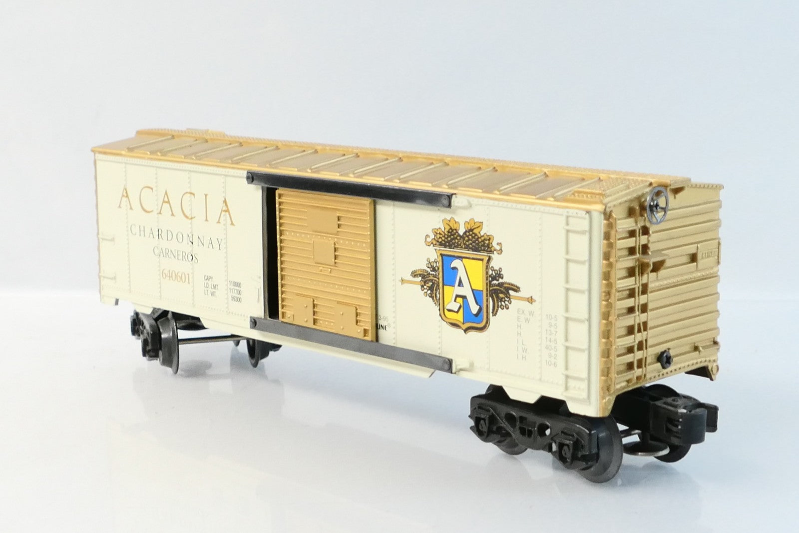 K Line 677602 - O Scale Napa 640601 Boxcar Chardonnay2
