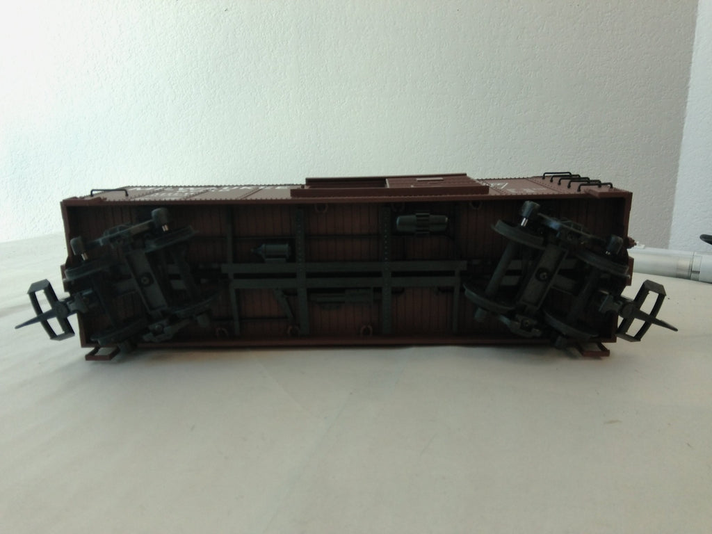 USA Trains R19106A G Scale Steel Box Car Milwaukee Road #303837