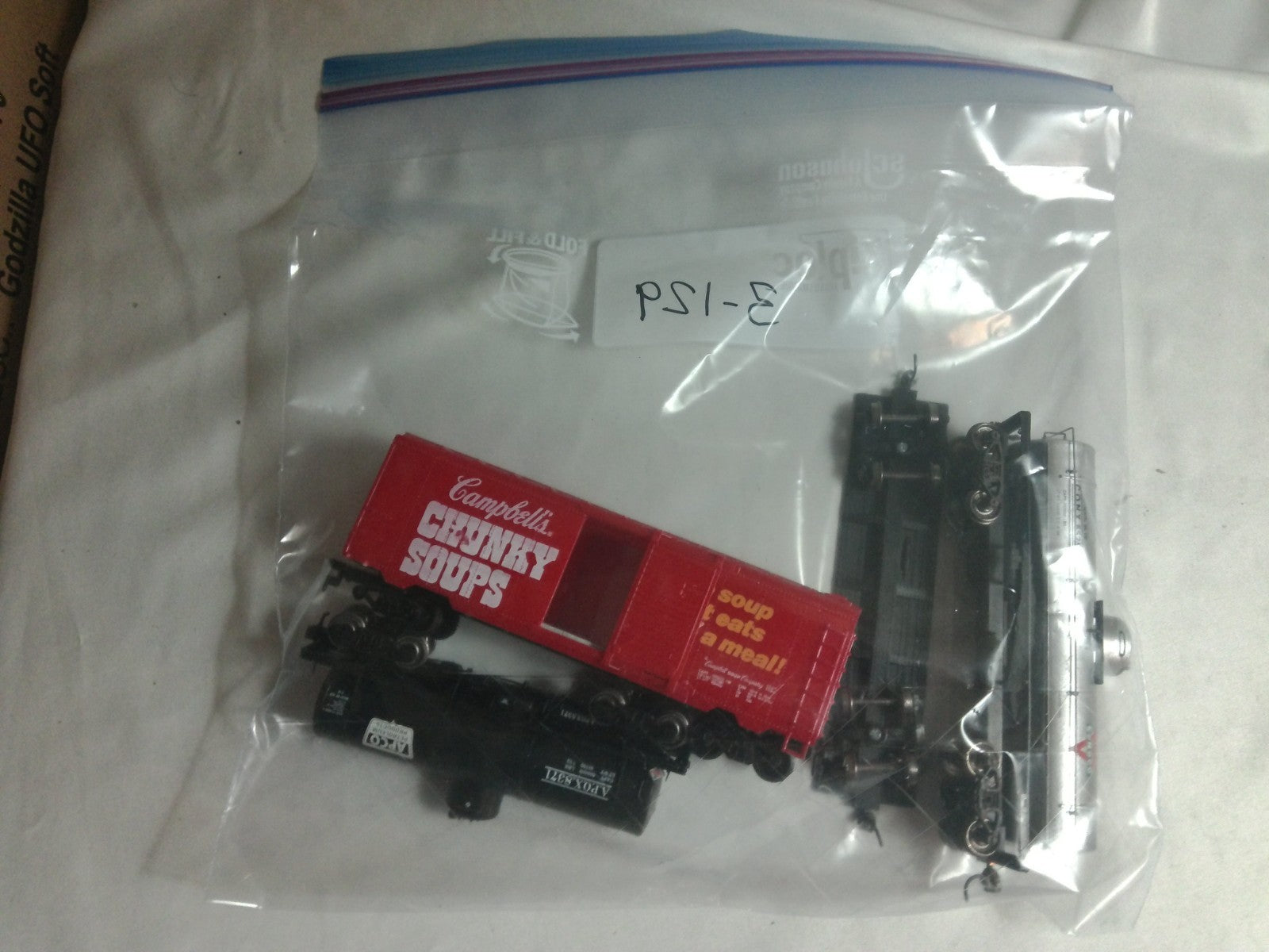 HO Scale Freight Car Grab Bag Lot - Rolling Stock Auction - You Get All Pictured1