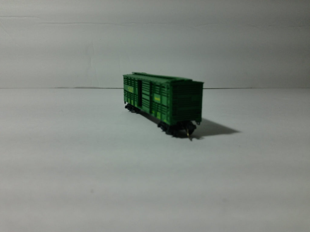 Micro Trains 35074 N Scale 40' Despatch Stockcar A.T.S.F #686424