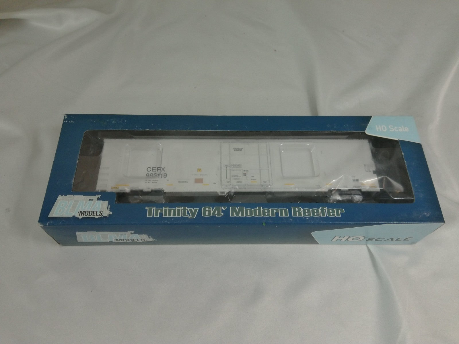 BLMA Models 52901 HO Scale 64' Trinity Reefer CEFX #992119 Rolling Stock2