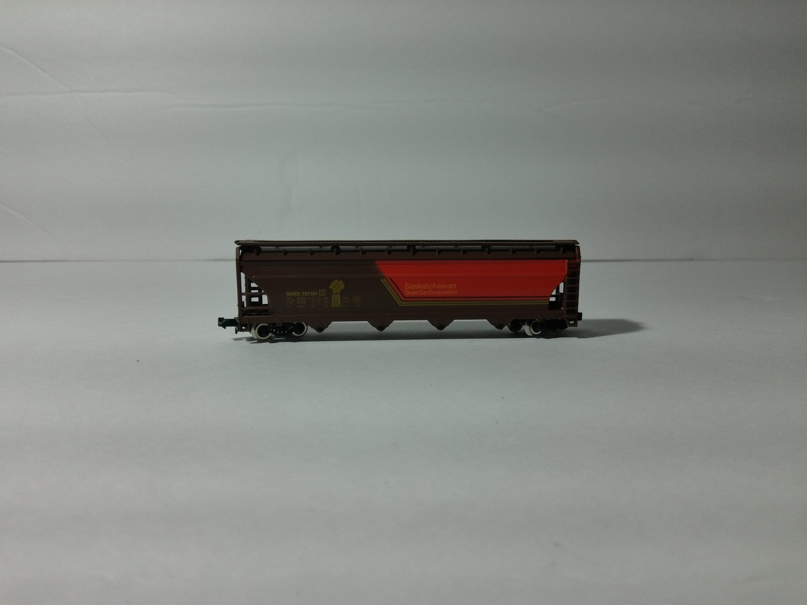 Model Power 3491 N Scale 55' Cylindrical Hopper1