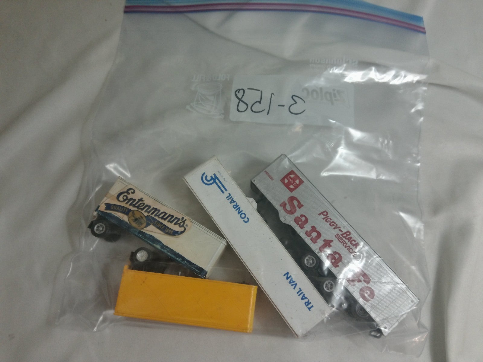 HO Scale Intermodal Container Grab Bag - Everything Pictured - No Substitutions 1
