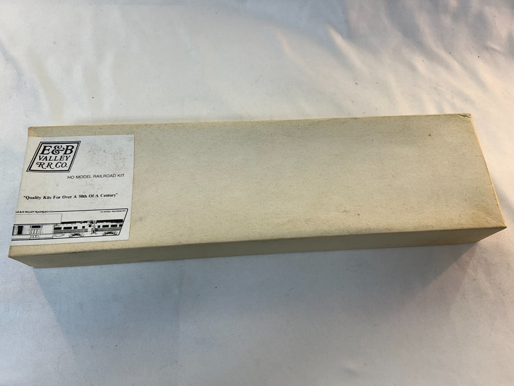 E&B Valley Railroad HO Scale Pullman Standard Sleeper Observation Car Kit1