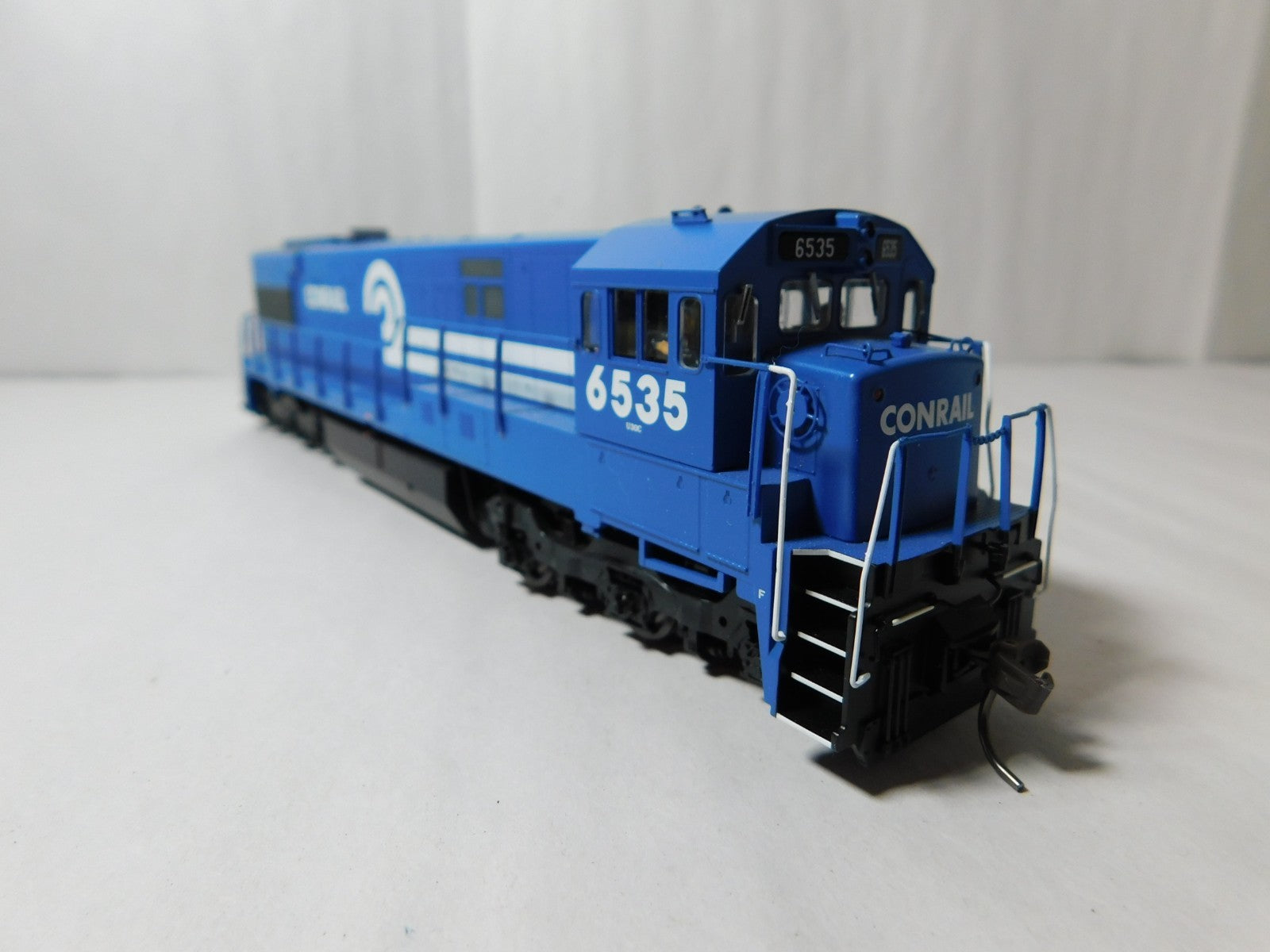 Atlas 10-003-926 HO Scale U30C Diesel Locomotive, DCC+Sound, Conrail #66353