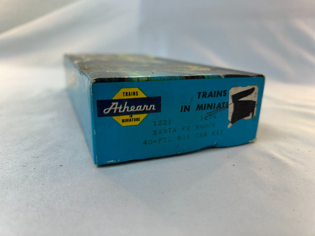 Athearn 1221 HO Scale 40' Box Car Kit, Santa Fe Shock Control #169871
