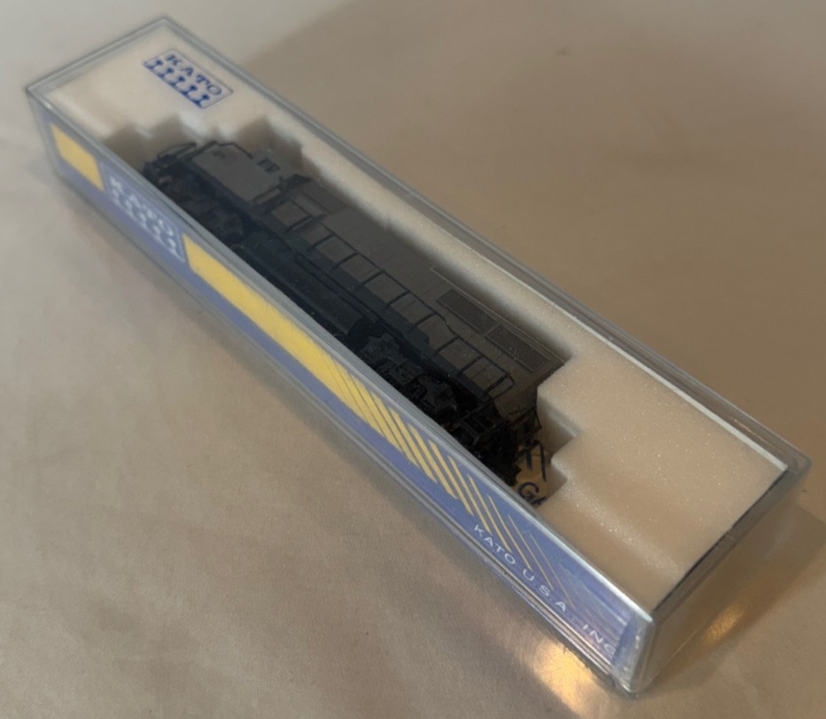 Kato 176-040 - N Scale Undecorated EMD GP50 w/o DB Locomotive2