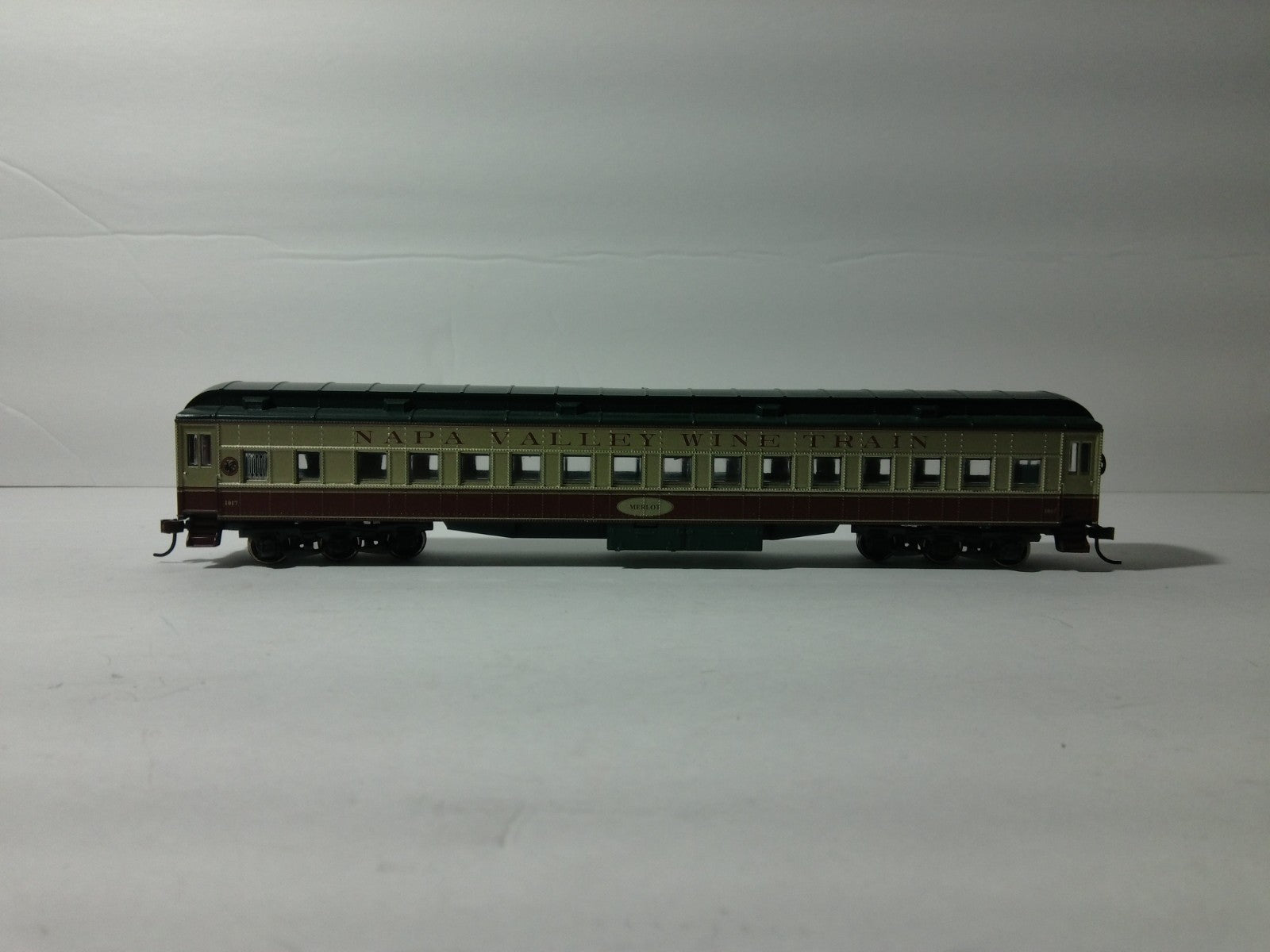 Athearn 8503 HO Scale Napa Valley RR Coach Car Merlot #10170