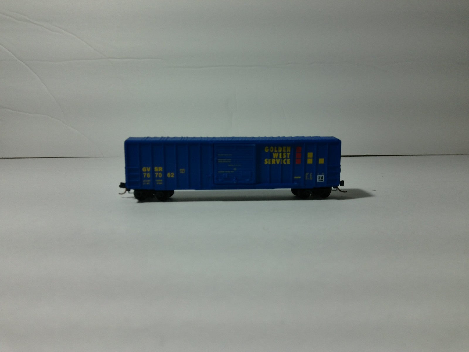 Micro Trains 25520 N Scale Golden West Service #767062 Boxcar0