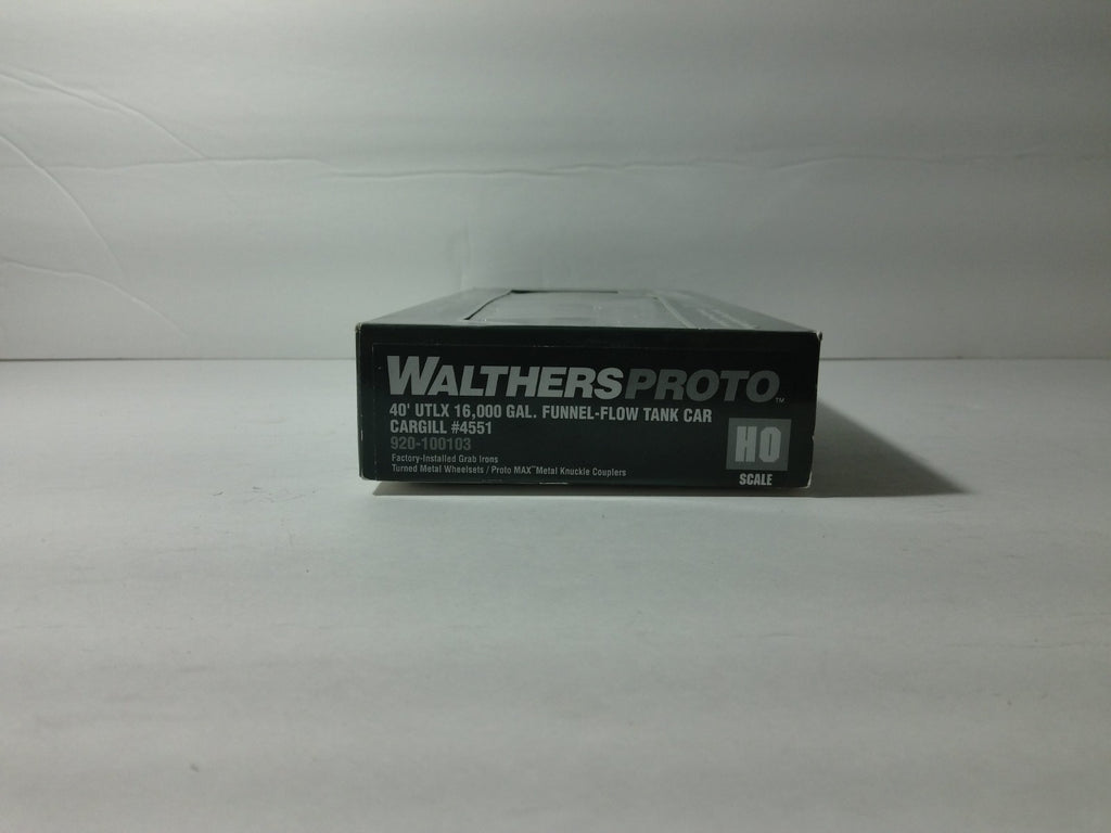 Walthers 920-100103 HO Scale Funnel-Flow Tank Car Cargill #45513