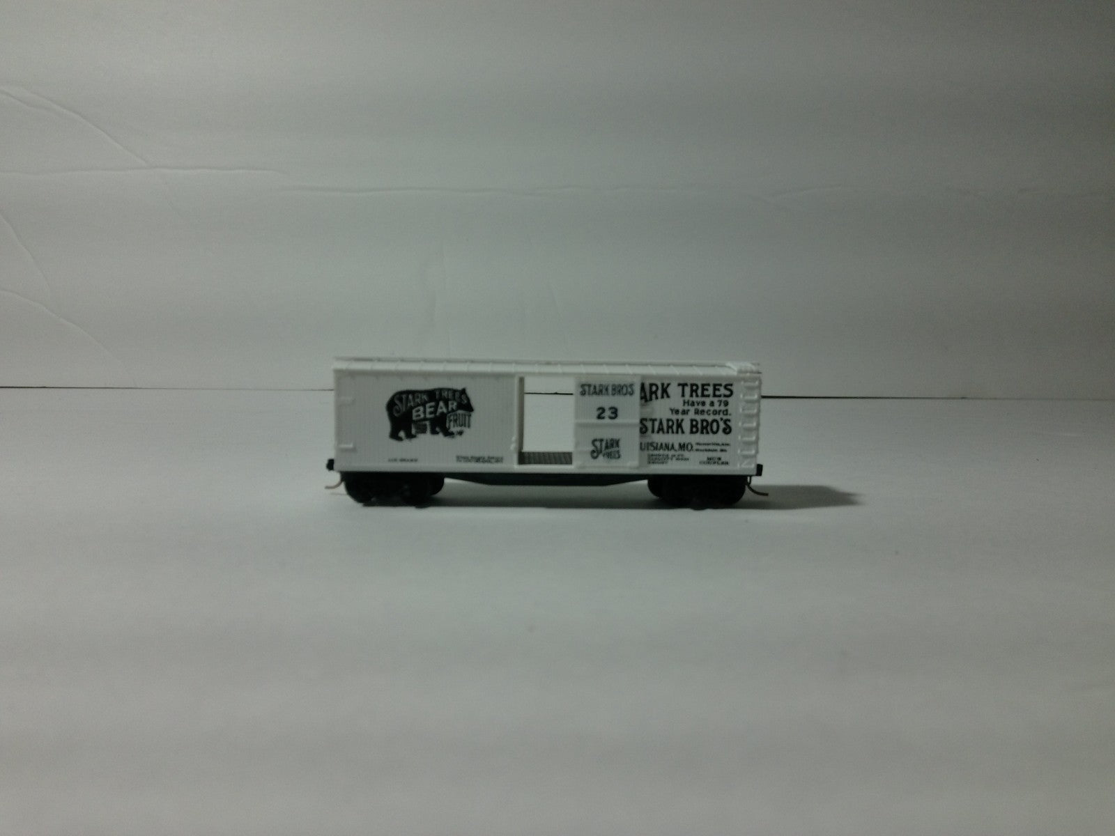 Micro Trains 42010 N Scale Stark Bros Boxcar1