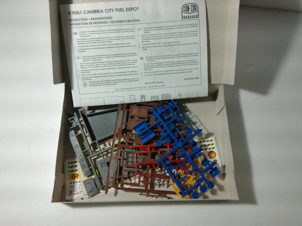 Con Cor 9061 HO Scale Cambria City Fuel Depot1