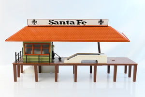 K-Line 22328 - O Scale SANTA FE OPERATING FREIGHT TRANSFER PLATFORM Structure